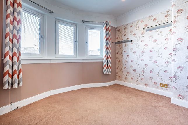 63 Arden Avenue, Thornliebank,, Glasgow photo 3