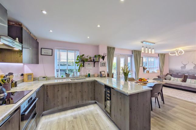 5, Barrow Drive, Coleford photo 3