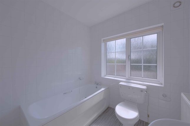 Cryers Hill Road, High Wycombe photo 5