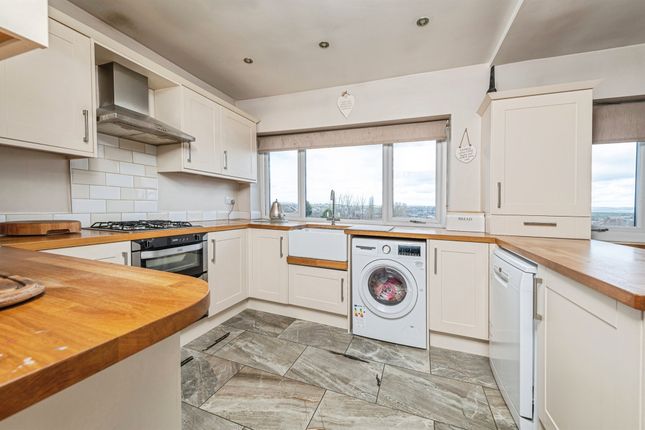 1, Lascelles Road, Heckmondwike photo 2