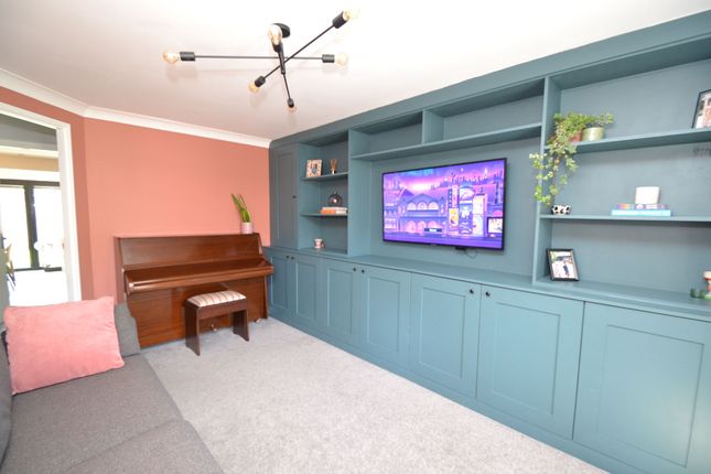 8 Thrice Fold, Thackley photo 4