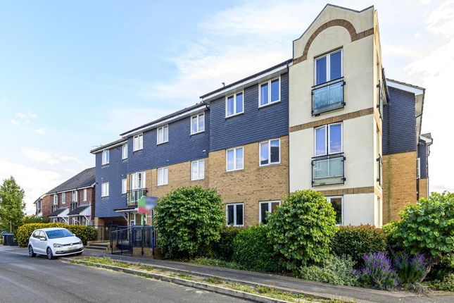 Thumbnail Flat to rent in Bowes Road, Staines