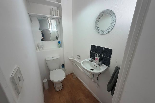 69, Milton Keynes photo 5