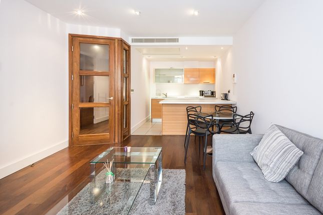 Flat to rent in South Wharf Road, London