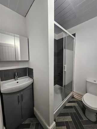 Room 2, 140 Lower Rawson Street, Bolton photo 5