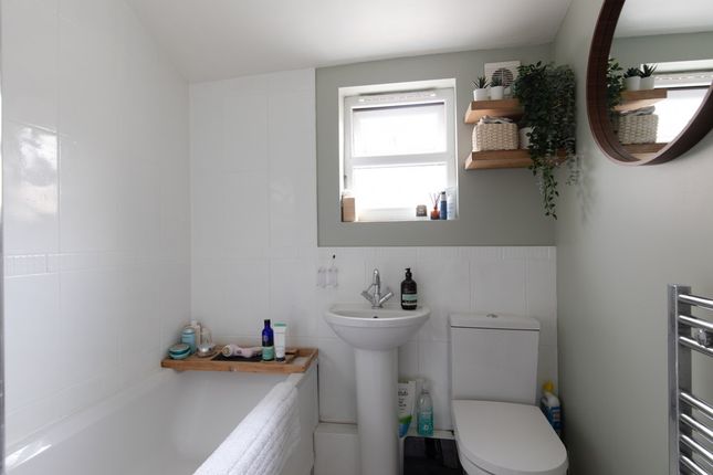 Terraced house for sale in Hollydale Road, Peckham