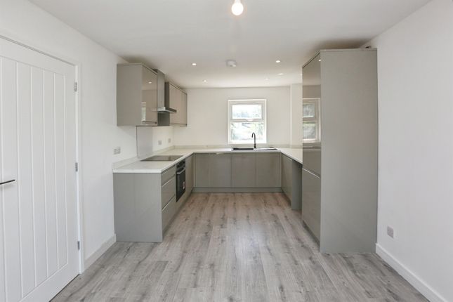 60, Cleveland Drive, Fareham photo 2