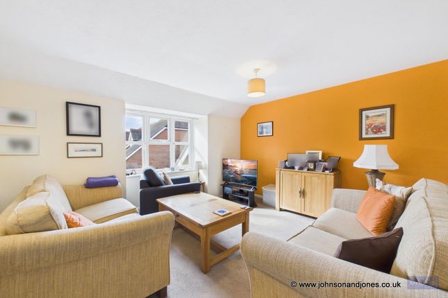 16 Burley Orchard, Staines Lane, Chertsey photo 4