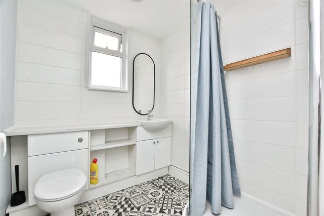 5, Sylvan Court, Devon photo 4