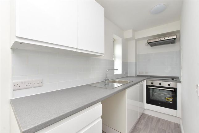 Flat for sale in Boxley Road, Maidstone, Kent