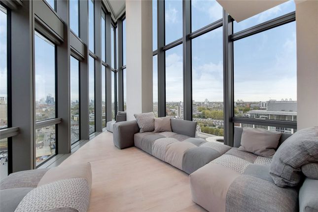 Thumbnail Flat to rent in West India Quay, 26 Hertsmere Road, London