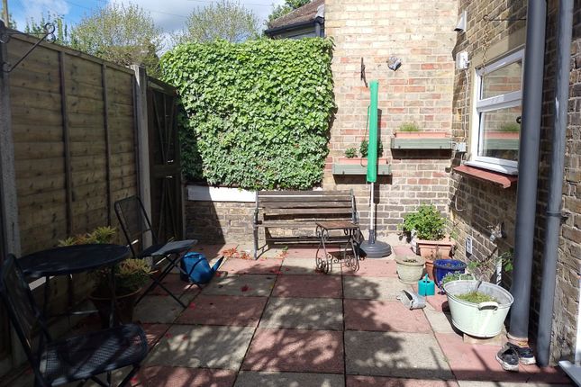 End terrace house for sale in Queens Avenue, Snodland