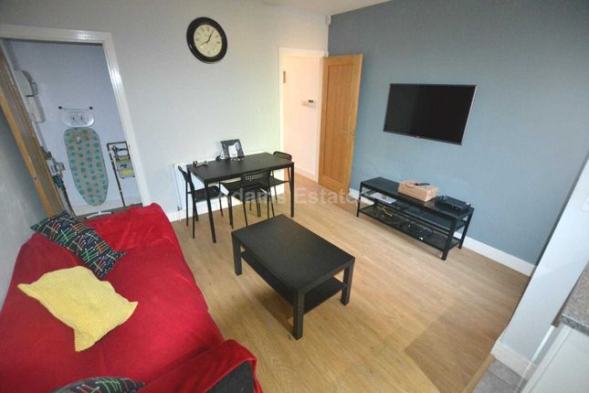 Room to rent in Briants Avenue, Caversham
