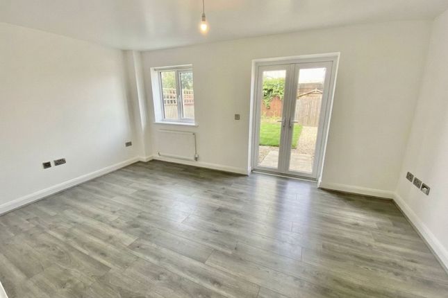 4, Carmody Close, Manchester photo 4