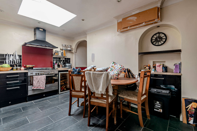 76, Shawfield Road, Ash photo 4