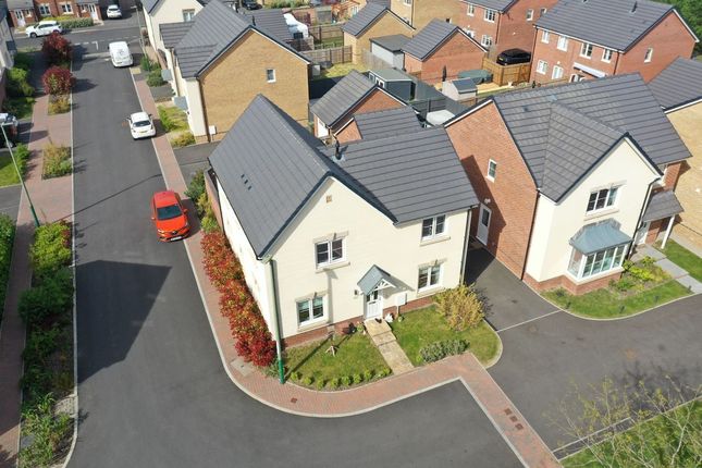 5, Birch Way, Bargoed photo 4