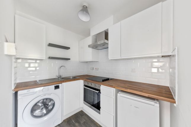 10 Finsbury Close, Warrington photo 3