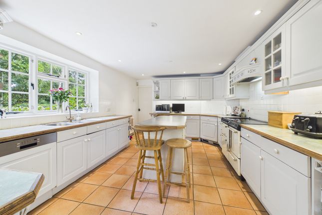 Poachers Cottage, High Wycombe photo 4