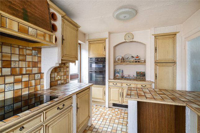 15, Birch Grove, Surrey photo 4