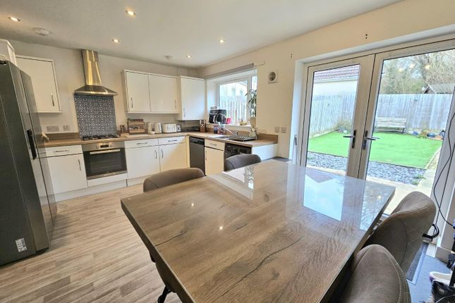 20, Dauncey Close, Wotton-Under-Edge photo 2