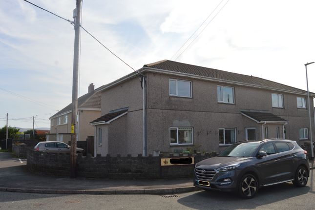 Thumbnail Flat to rent in Park Avenue, Ammanford