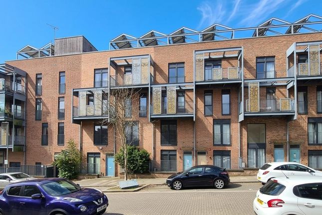4-bed house on 44, Columbia Place, Milton Keynes, £265,000