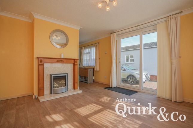 R140, Creek Road, Canvey Island photo 2