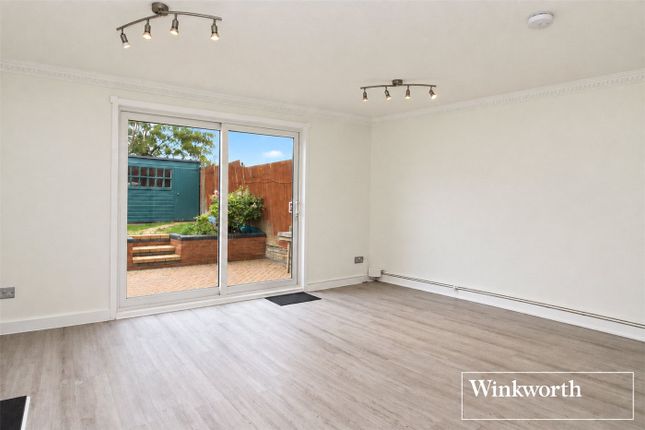 48, Byron Avenue, Borehamwood photo 4