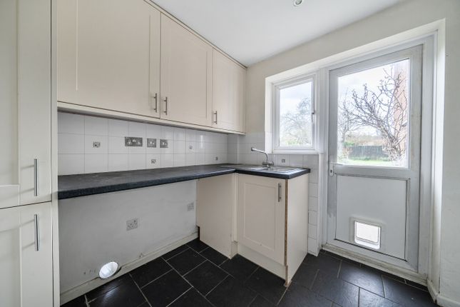 31, Fletcher Gardens, Berkshire photo 4
