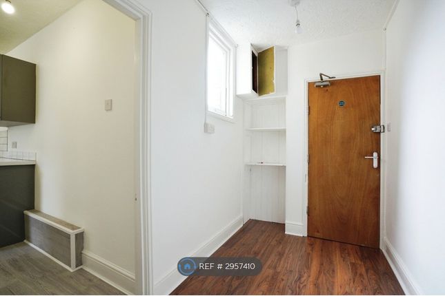 Flat, Dennison Road, Bodmin photo 4