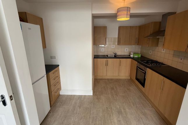 Flat 1, 65, Great north way, London photo 2