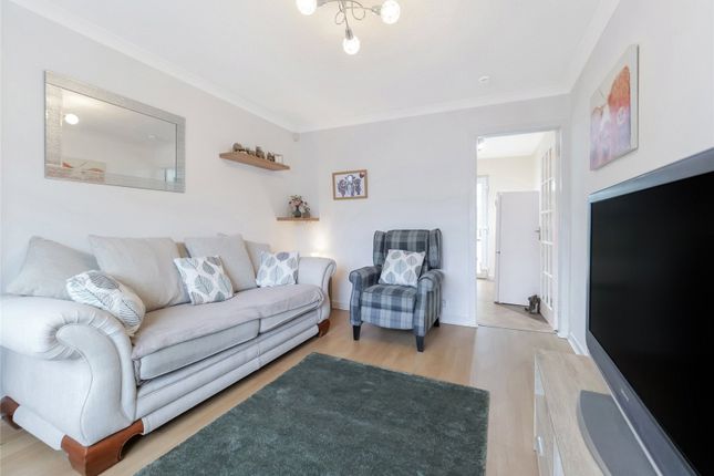 118, Mainscroft, Renfrewshire photo 4