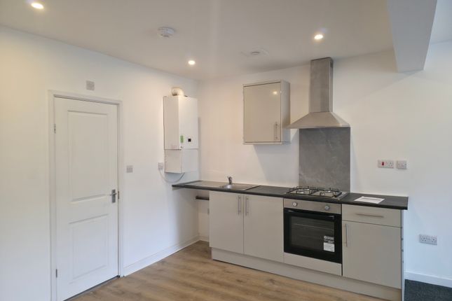 Flat 4, 51 Ystrad Road, Ton Pentre photo 3