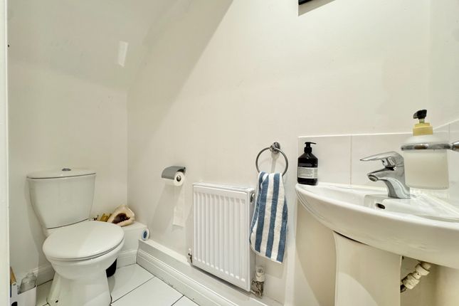 29 Romford Road, Warsash, Southampton photo 4