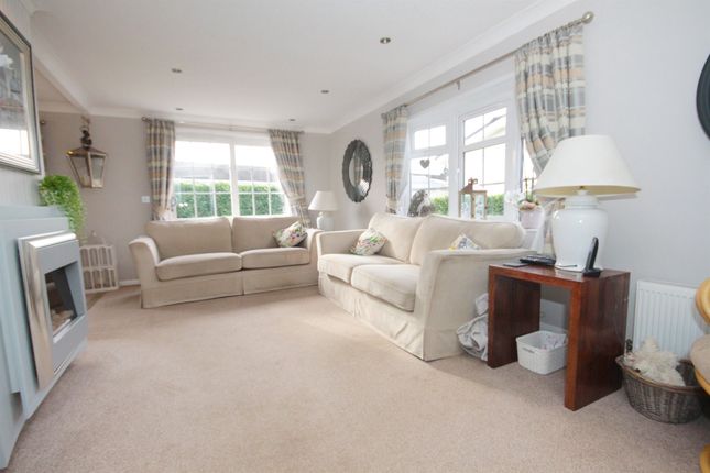 7, The Cloisters, Half Moon Lane, Luton photo 2