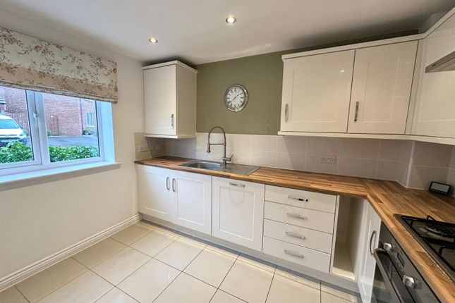12, Chandler Drive, Kingswinford photo 3