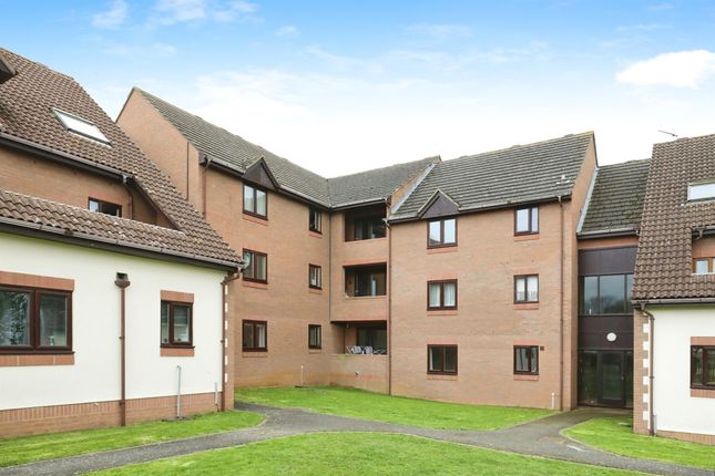 Flat for sale in Chestnut Place, Southam