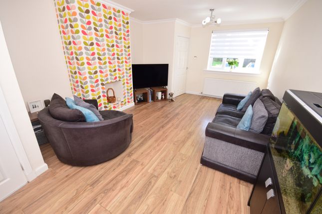 8 Carrick Crescent, Wishaw photo 3