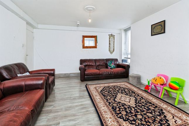 2, Poplar Houses, High Street, SLOUGH photo 3