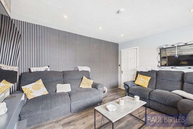 124, Woodhouse Road, Trafford photo 4