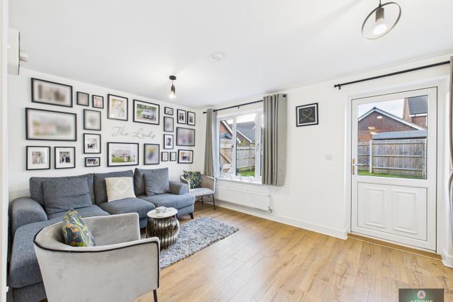 5, Primula Close, Crawley photo 2