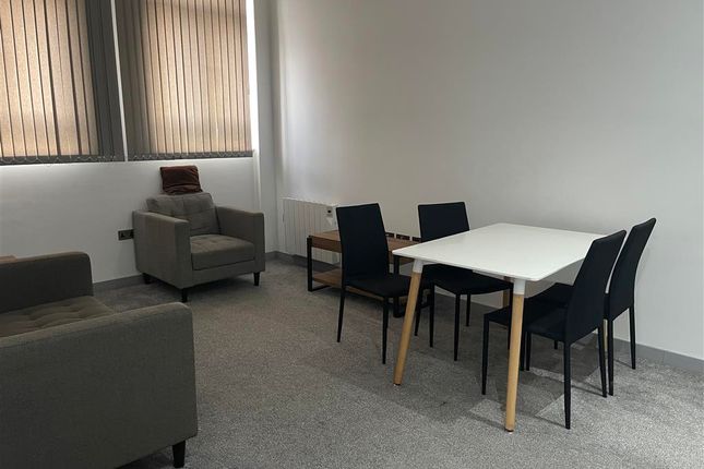 Flat to rent in St. Sepulchre Gate, Doncaster