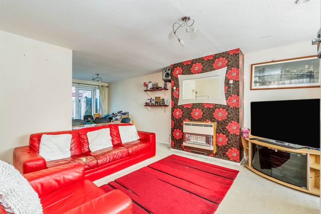 Terraced house for sale in Sylvan Drive, North Baddesley, Southampton