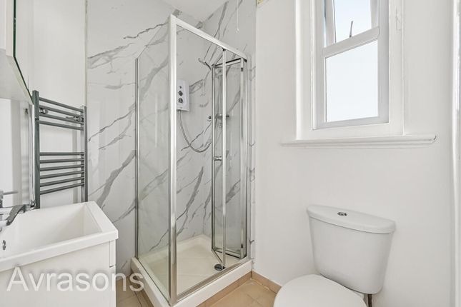 Upper Maisonette, 26 Brixton Road, London photo 4