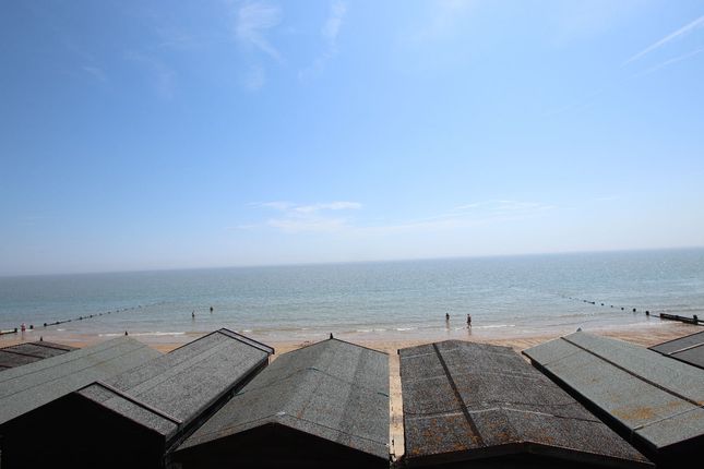 Wendycot, Green Lane, Walton on the Naze photo 4