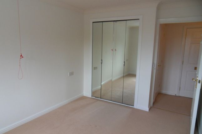 Flat to rent in Morgan Court, St Helens Road, Swansea.