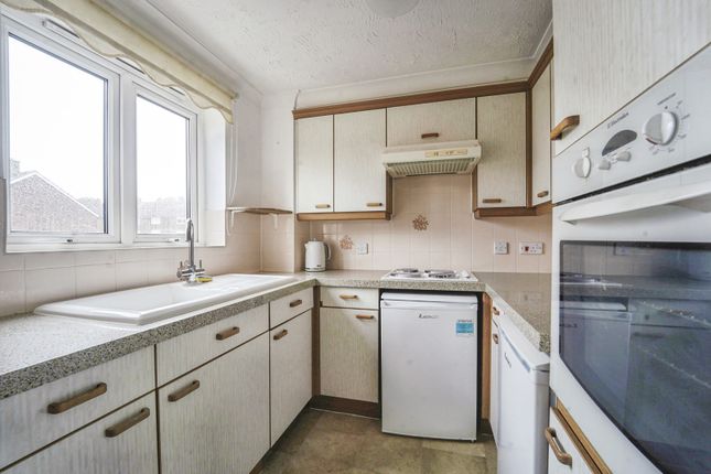 41, Alexandra Court (Hove), Hove photo 4