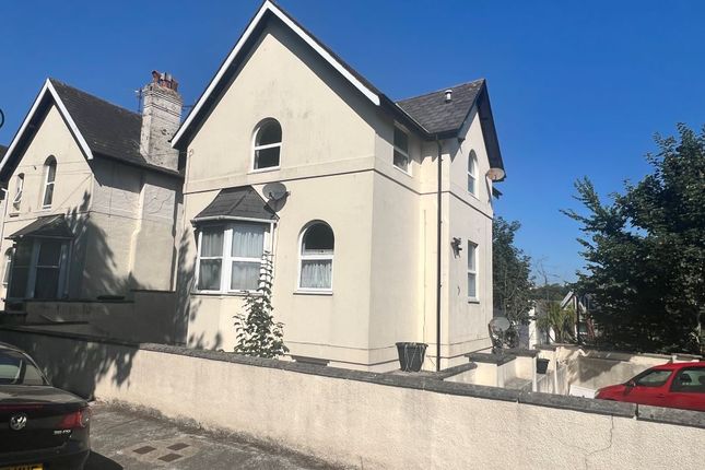 2 Bedroom Flat in TQ1 3EG
