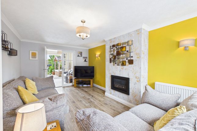 34, Devon Road, Worcestershire photo 3