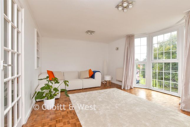 38, Surrenden Park, Brighton photo 3